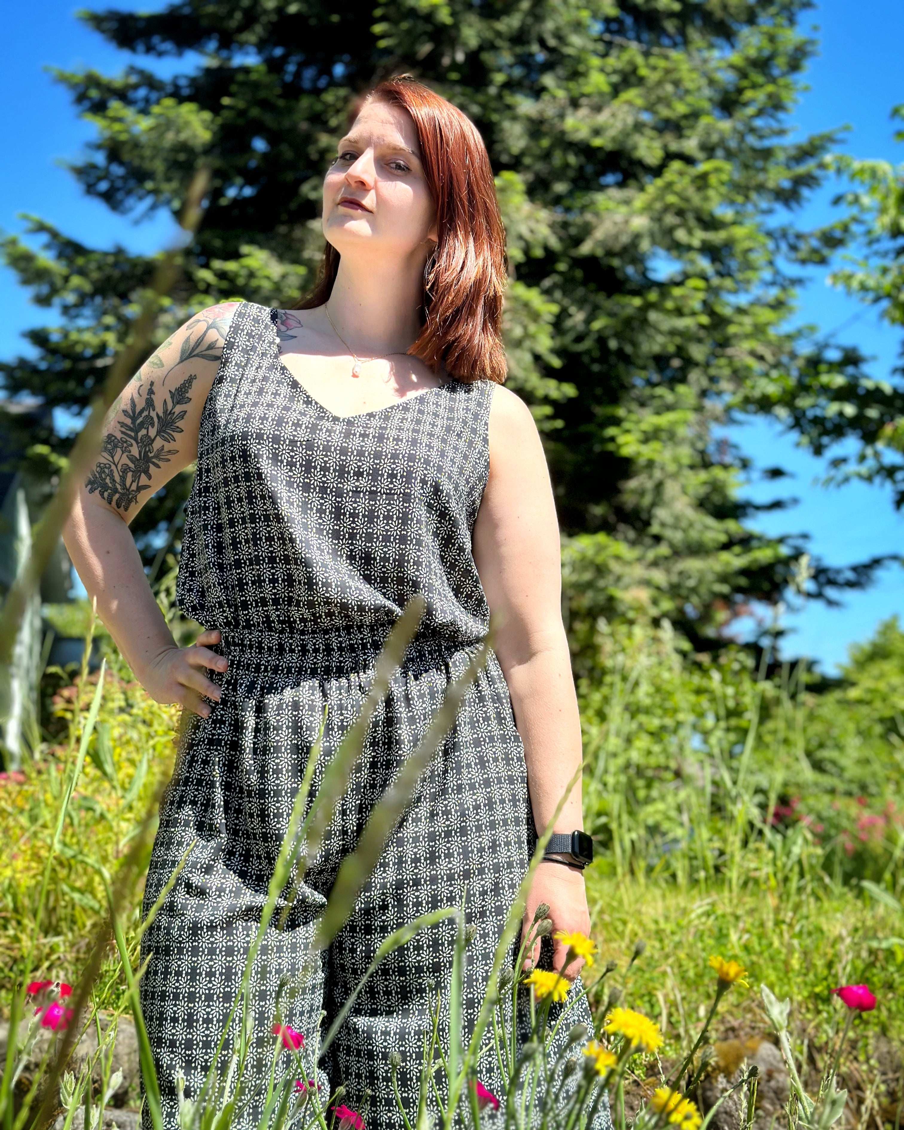 Surya Tank in Navy Daisy Print