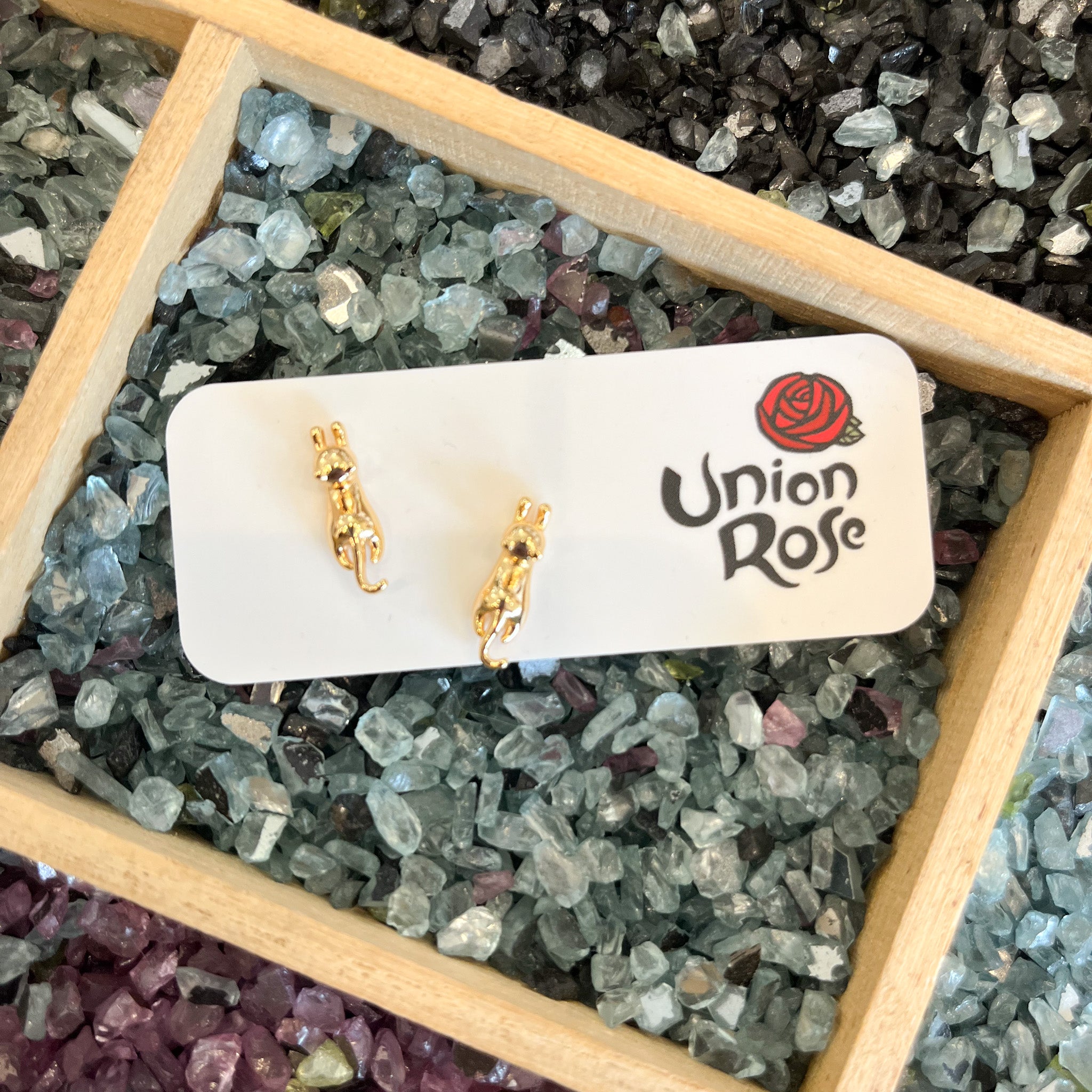 Hang in There Cat Stud Earring