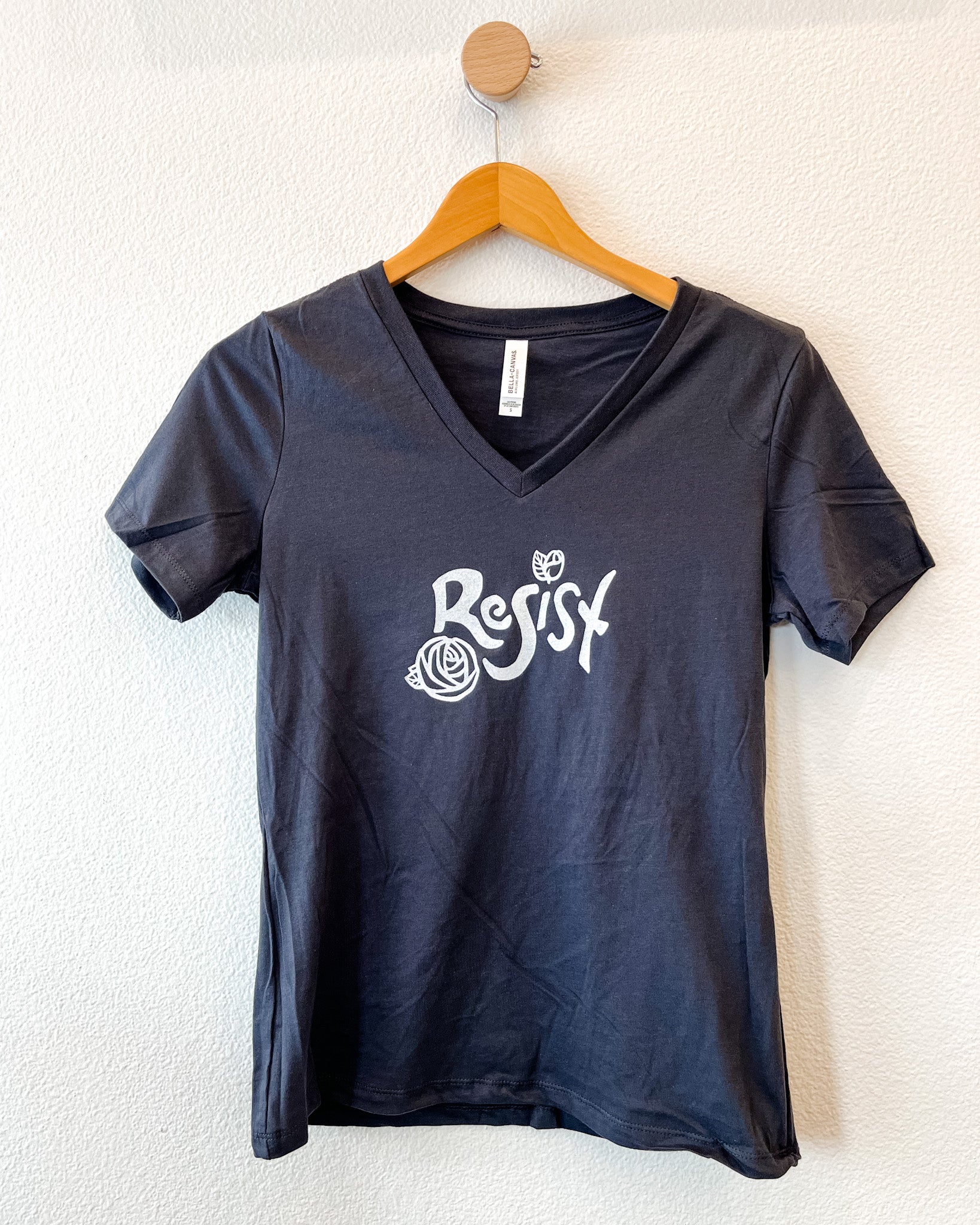 Resist V Neck Tee in Asphalt Grey