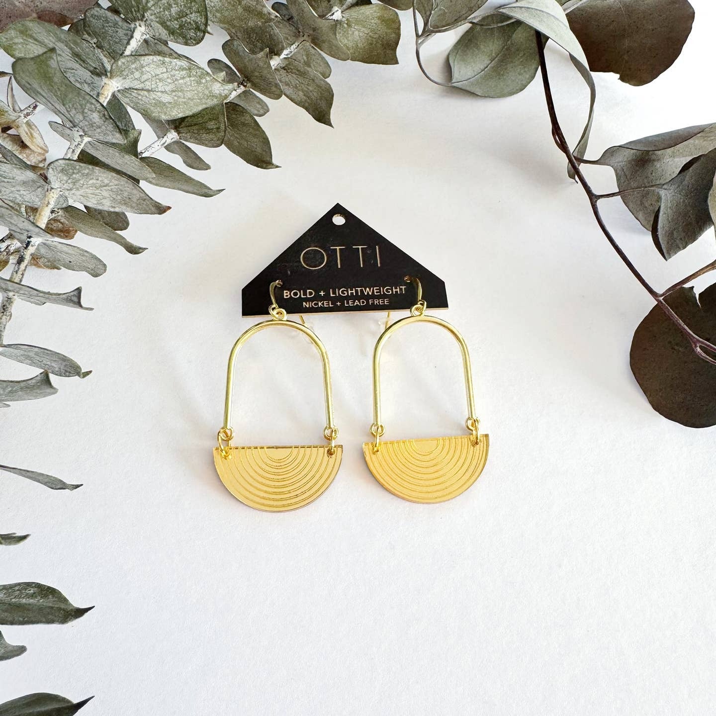 Half Moon Earrings in Gold