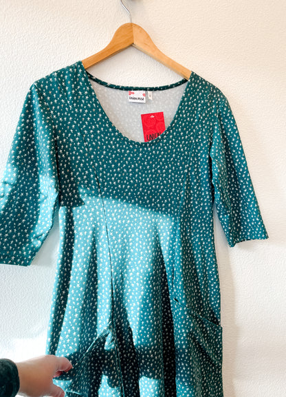 Jessica Dress With Sleeves in Evergreen Star