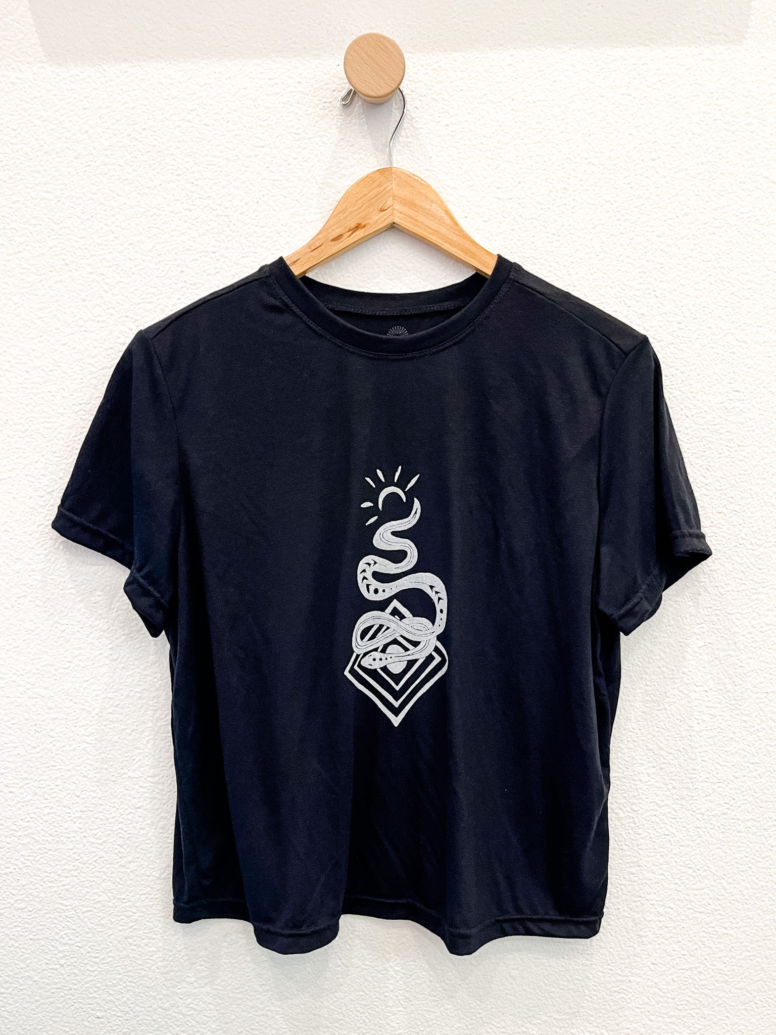 Guardian Serpent Block Print on Cropped Black Tee