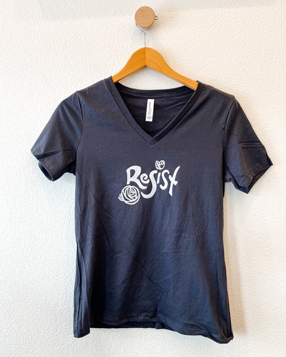 Resist V Neck Tee in Asphalt Grey