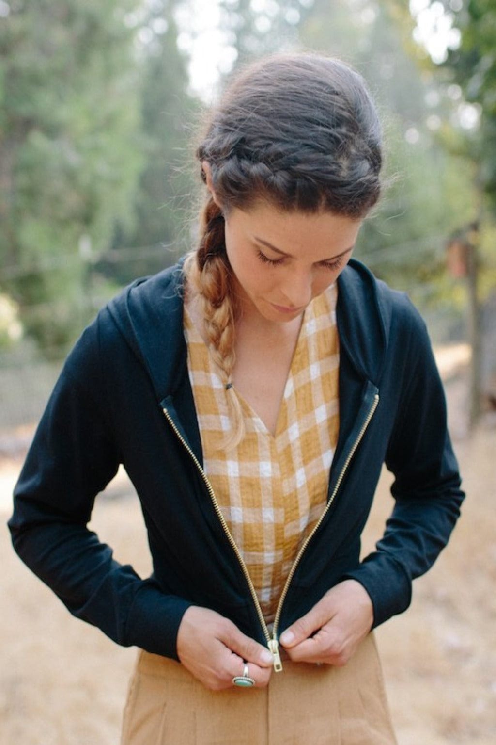 Cropped Hoodie in Black