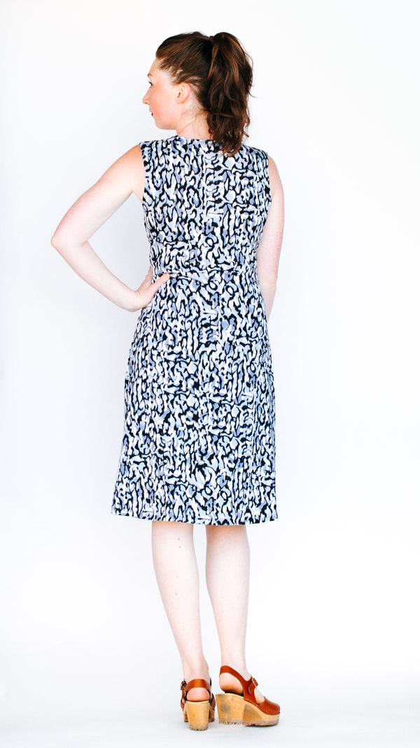 Sleeveless Phoebe Dress in Periwinkle Print