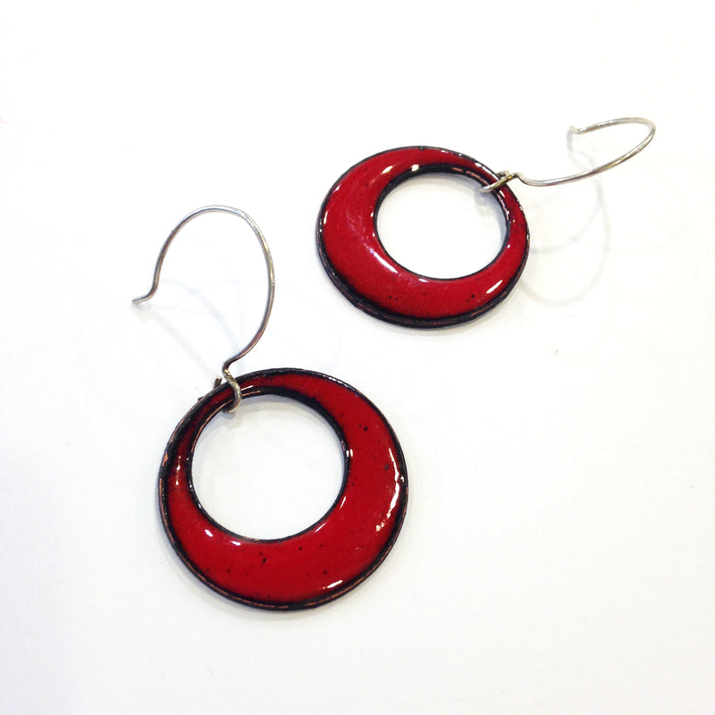 Mod earrings enameled in medium red