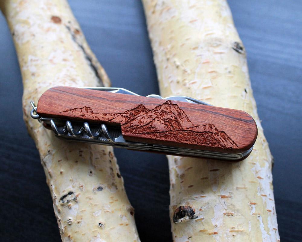 Laser Etched Pocket Knife - Mountaineer